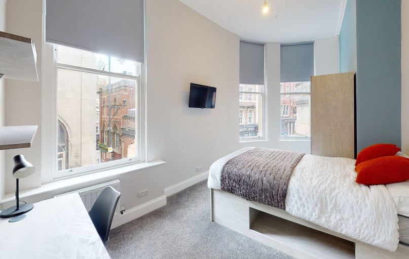 Whiteladies Road, Redland, Bristol - Image 1