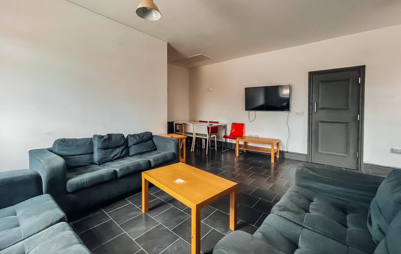 High Street, City Centre, Loughborough - Image 1