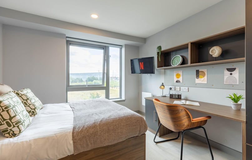 Classic Studio, Scotway House, 165 Castlebank Street  , Broomhill, Glasgow - Image 1