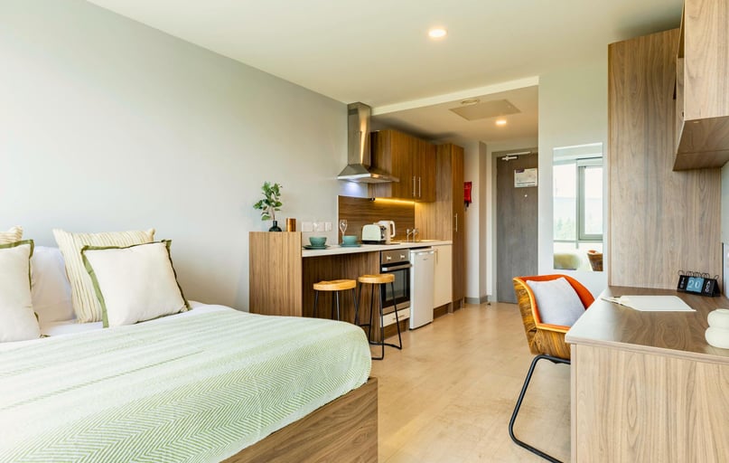 Deluxe Studio, Scotway House, 165 Castlebank Street  , Broomhill, Glasgow - Image 1