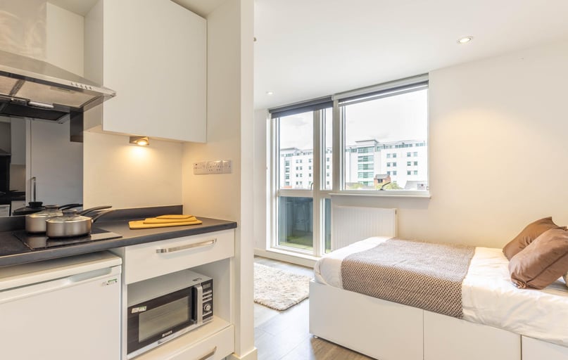 Deluxe Studio Plus, Miura, 33 Curzon Street, City Centre, Nottingham - Image 1