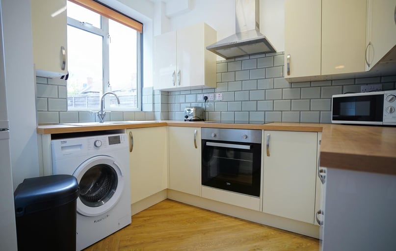 Oaklands Avenue, City Centre, Loughborough - Image 1