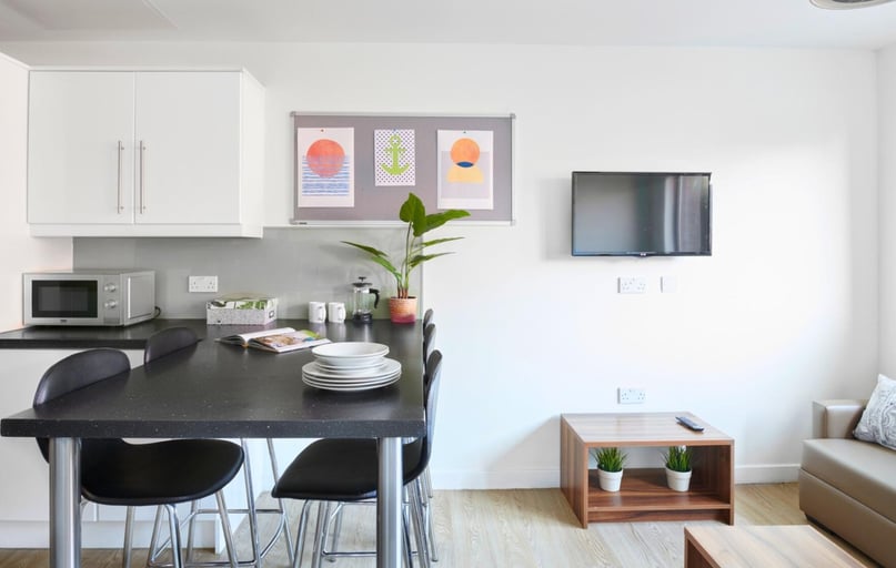 Deluxe Ensuite, The Printworks, Western Way, Newtown, Exeter - Image 1