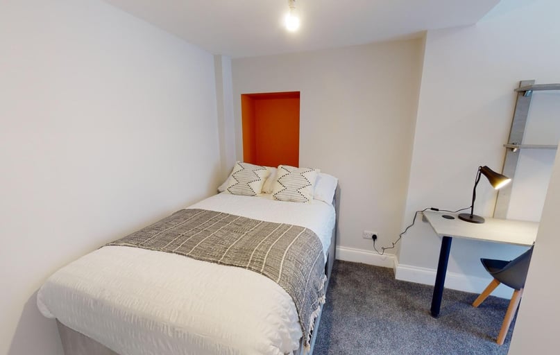 St Nicholas Street, City Centre, Bristol - Image 1