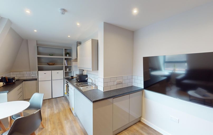 Fitzhardinge House, Cotham, Bristol - Image 1