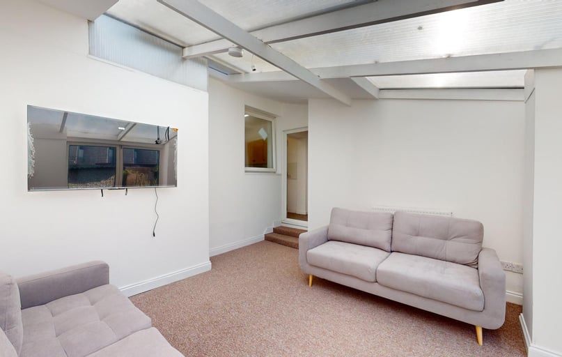 Shaftesbury Road, Twerton, Bath - Image 1