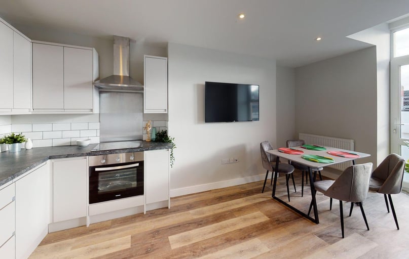 Whiteladies Road, Redland, Bristol - Image 1