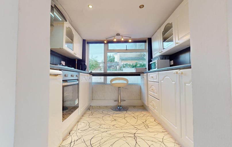 Dartmouth Avenue, Twerton, Bath - Image 1