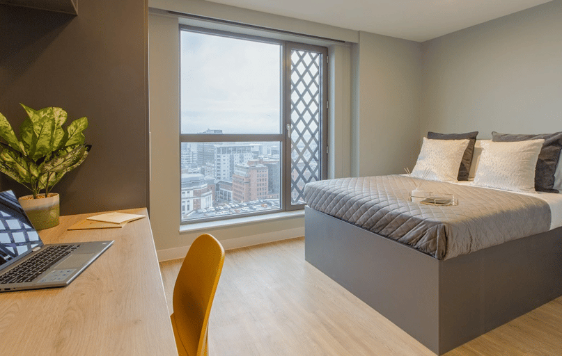 Classic 4 Bed Ensuite, Symons House, Belgrave Street, Burley Park, Leeds - Image 1