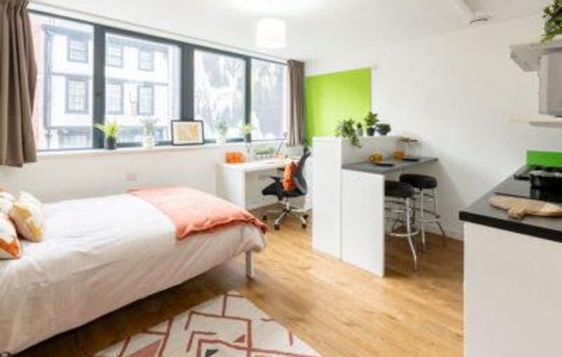 Deluxe Studio, St Lawrence House, 29-31 Broad Street, City Centre, Bristol - Image 1