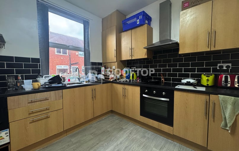 Chestnut Avenue, Hyde Park, Leeds - Image 1