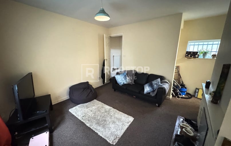 Moorland Avenue, Hyde Park, Leeds - Image 1