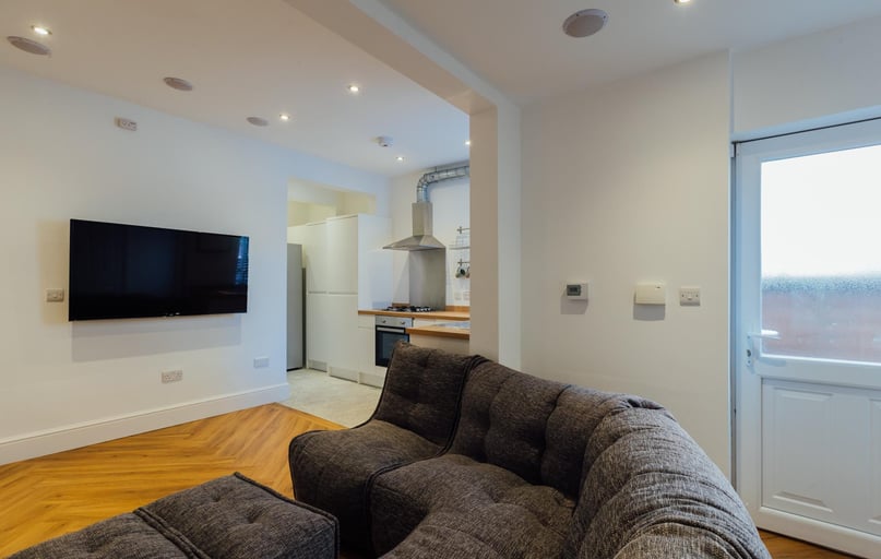 Oxford Street, City Centre, Loughborough - Image 1