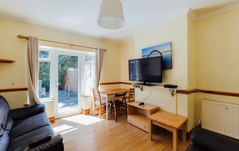 Oaklands Avenue, City Centre, Loughborough - Image 1