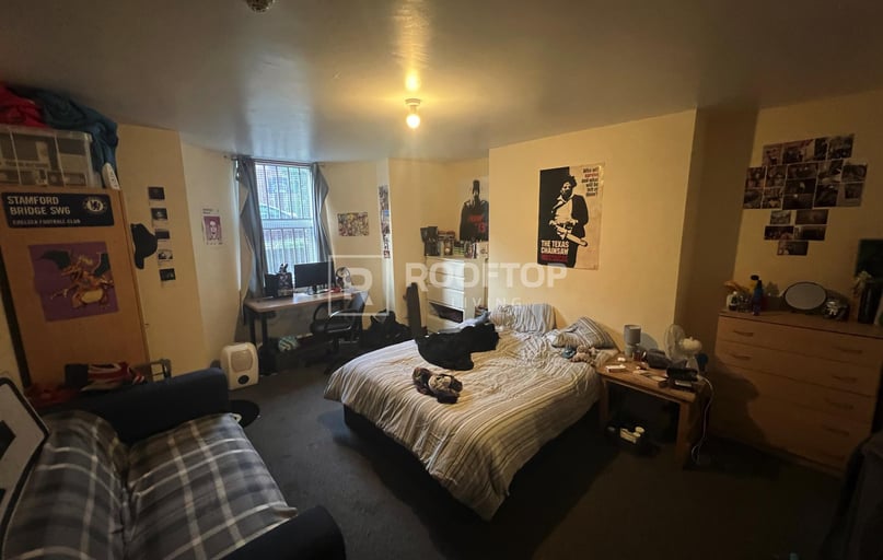 Brudenell Mount, Hyde Park, Leeds - Image 1