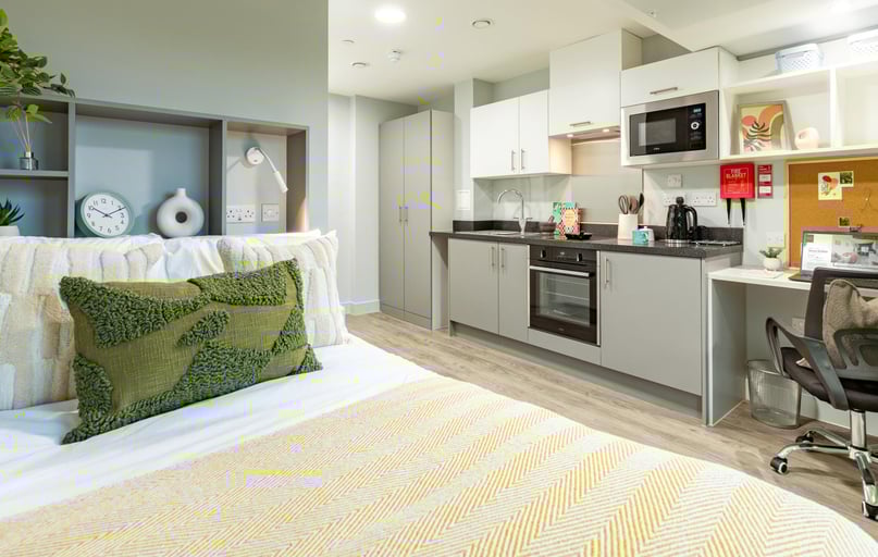 Silver Studio, Venue Studios, 333-337 New Cross Road, Lewisham, London - Image 1