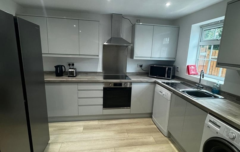 Kingfisher Way, City Centre, Loughborough - Image 1