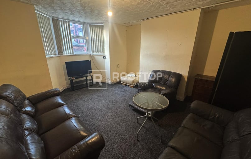 Brudenell Mount, Hyde Park, Leeds - Image 1