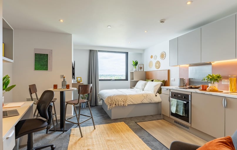 Superior Studio Plus with City Views, true Manchester, Salford, King William Street, Weaste, Salford - Image 1