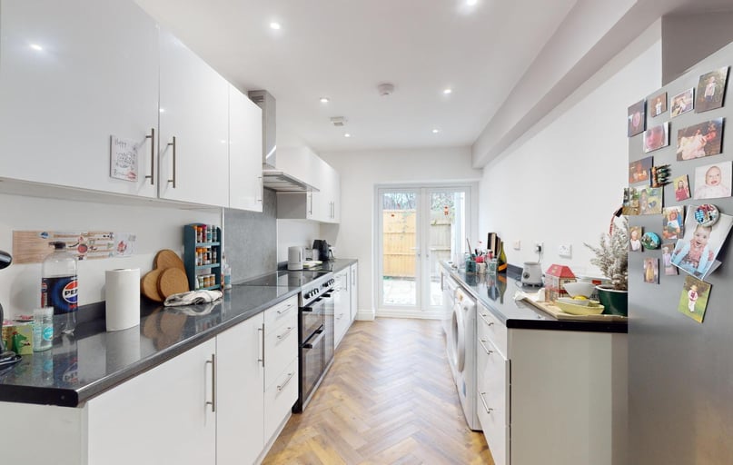 Vernon Park, Twerton, Bath - Image 1