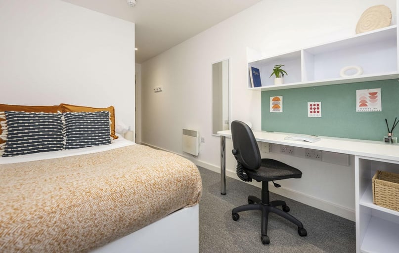 Standard En-suite, The Glassworks, 60 Newarke Street, City Centre, Leicester - Image 1