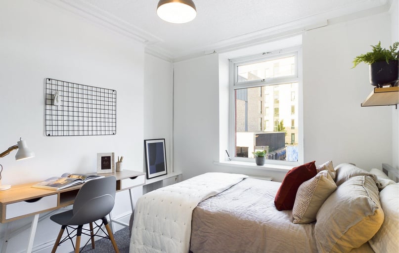 West Parade, West End, Lincoln - Image 1