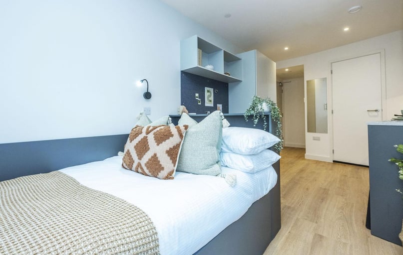 Premium Studio, Sheares Hall, 2 St James Boulevard, City Centre, Newcastle - Image 1