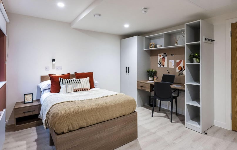 Classic Studio, Raffles Hall, 3 James Street, Heslington, York - Image 1