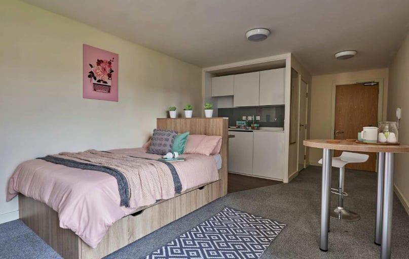 Deluxe Accessible Studio, Selly Oak Court, Elliott Road, Selly Oak, Birmingham - Image 1