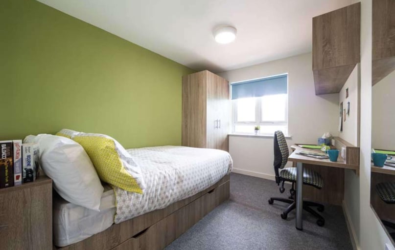 Superior Ensuite 2 Bed Cluster, Selly Oak Court, Elliott Road, Selly Oak, Birmingham - Image 1