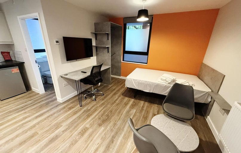 Fitzhardinge House, City Centre, Bristol - Image 1