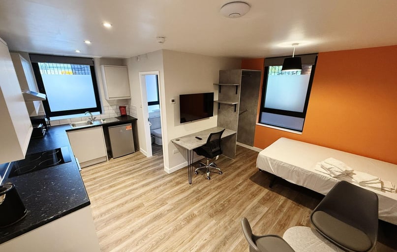 Fitzhardinge House, City Centre, Bristol - Image 1