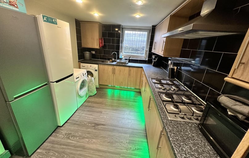 Mayville Avenue, Hyde Park, Leeds - Image 1