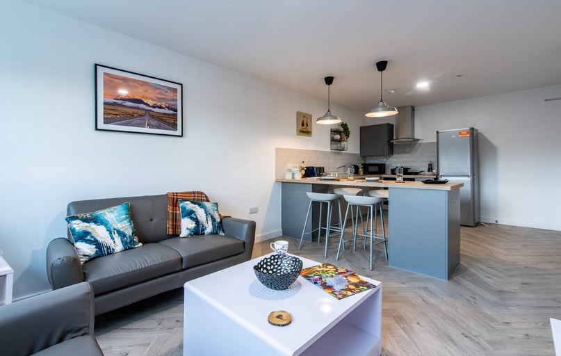 Broadgate House, Beeston, Nottingham - Image 1