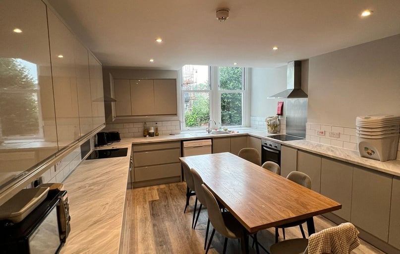 Whiteladies Road, Redland, Bristol - Image 1