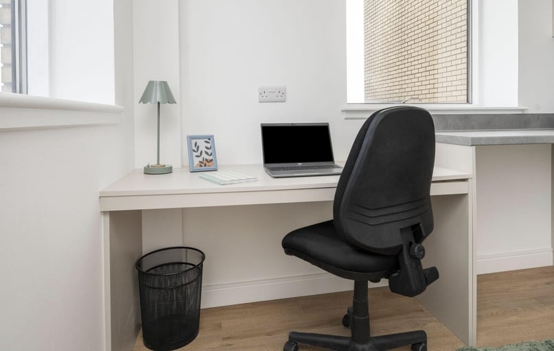 Premium Plus Studio, Discovery Studios, Greenmarket, West End, Dundee - Image 1