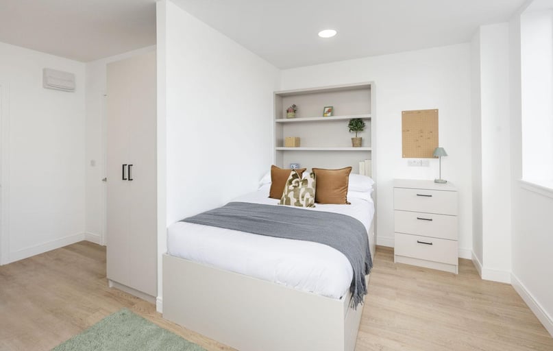 Premium Studio, Discovery Studios, Greenmarket, West End, Dundee - Image 1