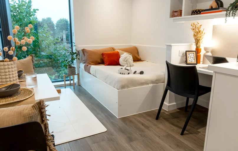 Elite Studio - (Large Studio), Palamon Court, Rhodaus Town, City Centre, Canterbury - Image 1