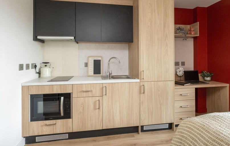 Bronze Plus Studio, Haymarket Yards, 18 Haymarket Yards, Haymarket, Edinburgh - Image 1