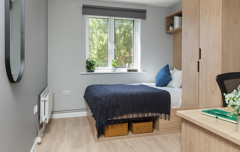 Gold En Suite, St Peters Court, Midland Way, Lenton, Nottingham - Image 1