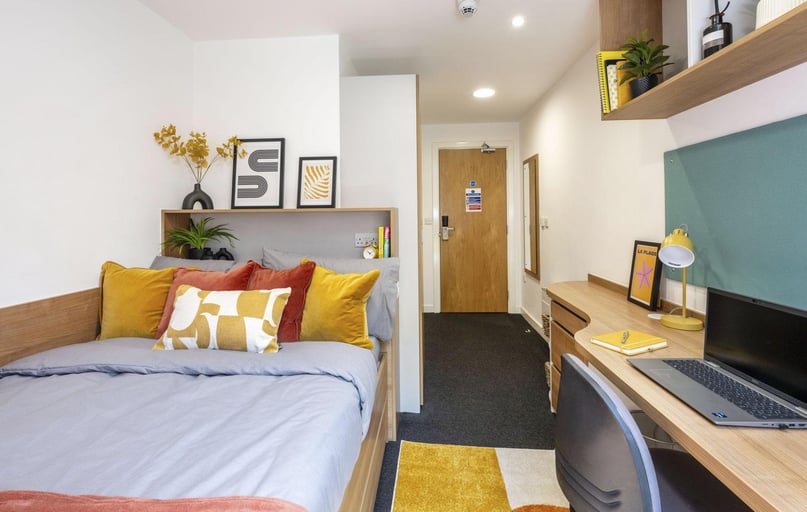 Silver Ensuite, The Elements, Bramall Lane, City Centre, Sheffield - Image 1