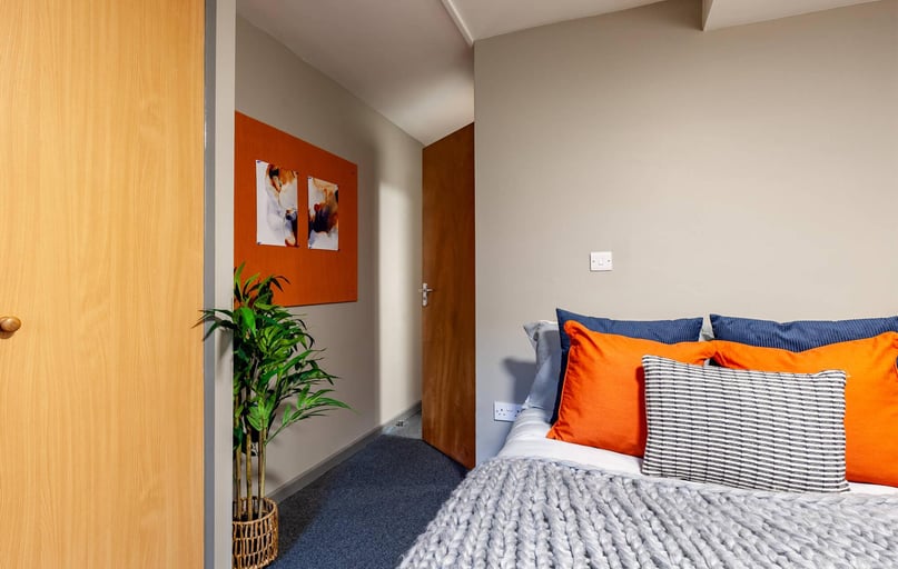 Standard Ensuite, Devonshire Courtyard, Wellington Street , Devonshire Green, Sheffield - Image 1