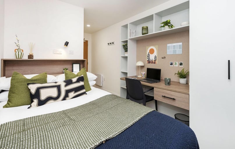 Accessible En-suite, Raffles Hall, 3 James Street, Heslington, York - Image 1