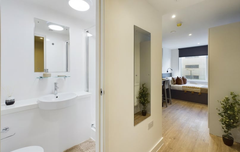 Classic Studio Plus, Sheares Hall, 2 St James Boulevard, City Centre, Newcastle - Image 1