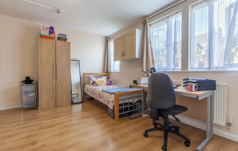 Accessible Studio, Brooke Hall, 17 Flodden Road, Lambeth, London - Image 1