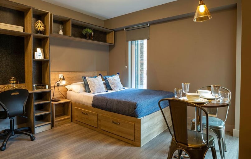 Deluxe Plus Studio, West Gate, Frog Street, Pennsylvania, Exeter - Image 1