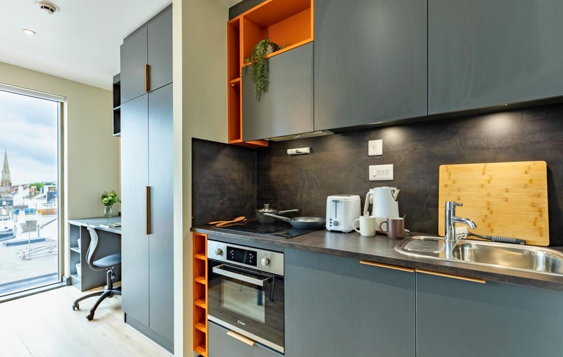 Premium Plus - Sea View, Crown House, Regents Hill, Seven Dials, Brighton - Image 1