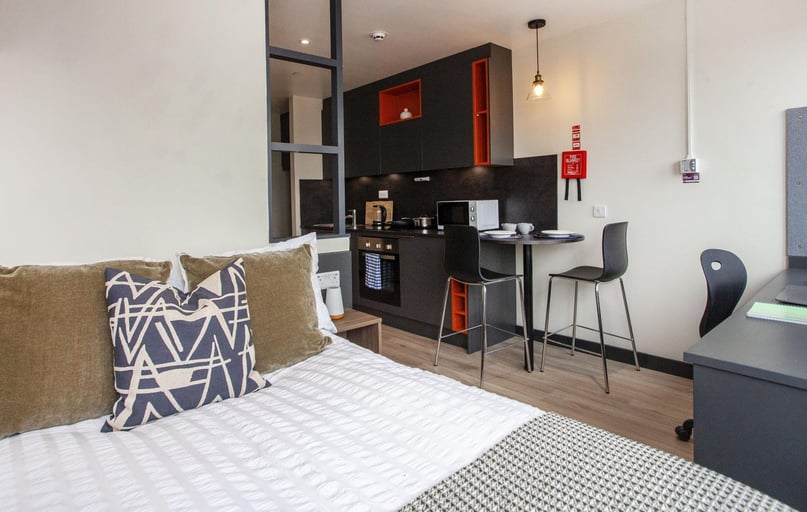 Premium Plus Studio, Crown House, Regents Hill, Seven Dials, Brighton - Image 1