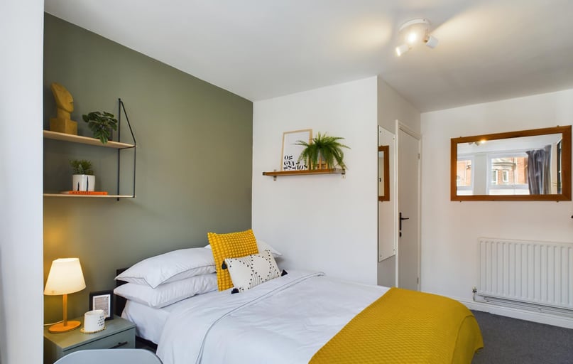 West Parade, West End, Lincoln - Image 1