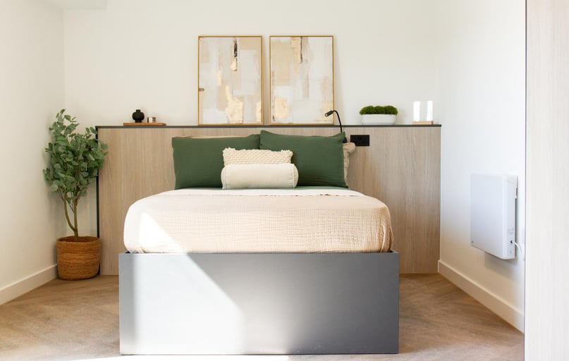 Deluxe Studio, Bridgeside, Radmarsh Road, Lenton, Nottingham - Image 1